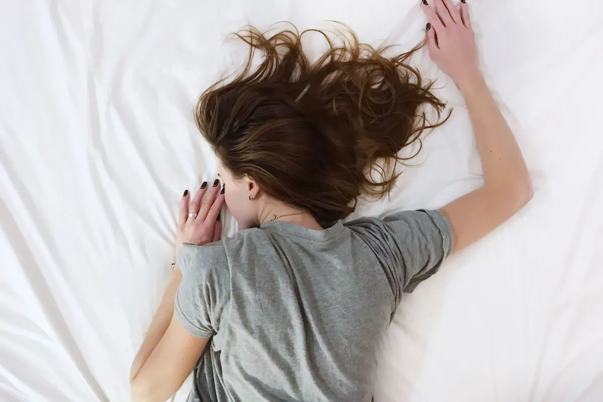 Hvordan snorker man mindre? 5 gode råd til mindre snorken om natten